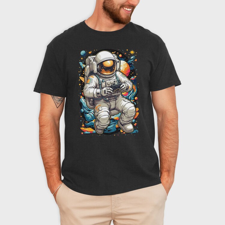 Astronaut Gamer In Cosmic Hues, Tricou Barbati (Unisex)