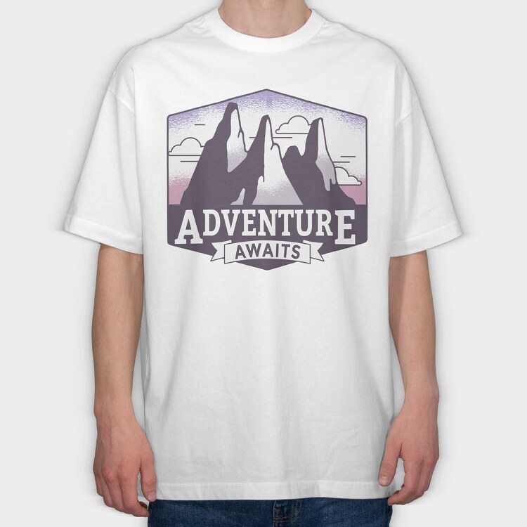 Adventure Awaits, Tricou Oversize Barbati (Unisex)